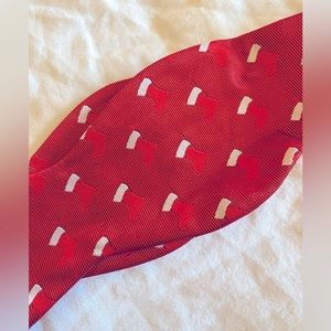 HISDERN brand new Holiday bow tie and handkerchief set!